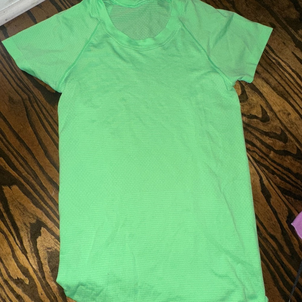 lululemon athletica Green Short Sleeve Tee
